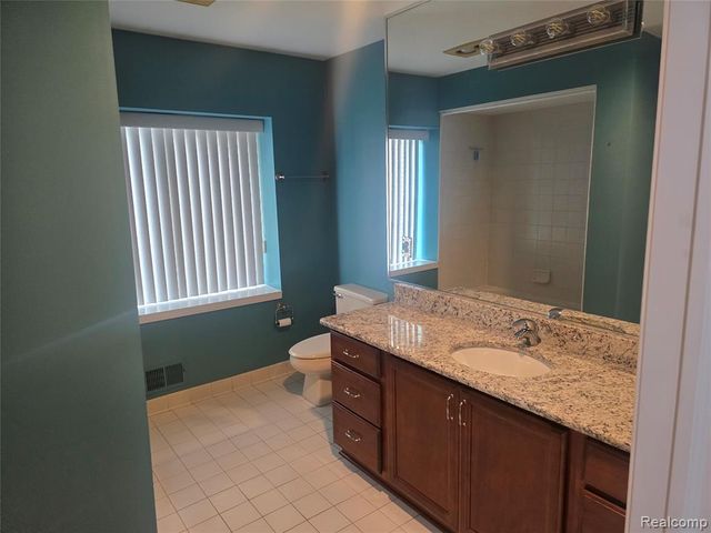 5635 Stanhope Street, West Bloomfield, MI 48322
