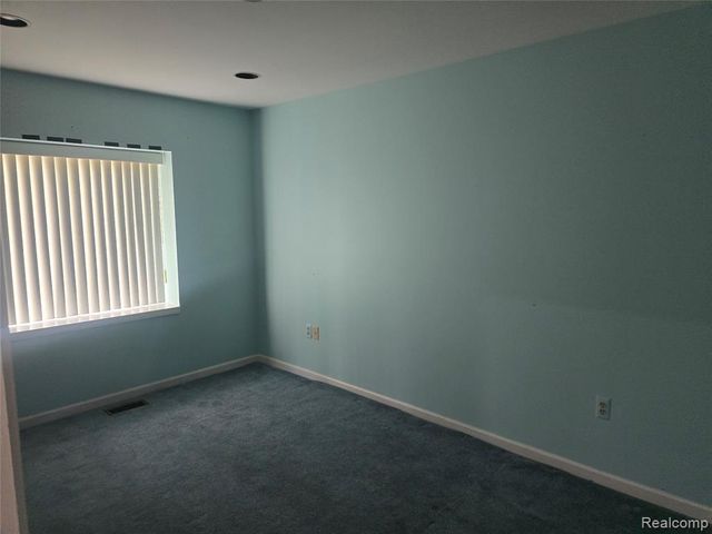 5635 Stanhope Street, West Bloomfield, MI 48322