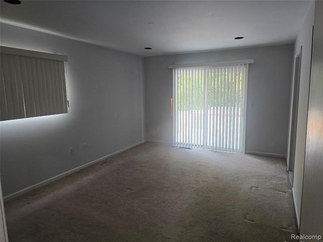 5635 Stanhope Street, West Bloomfield, MI 48322