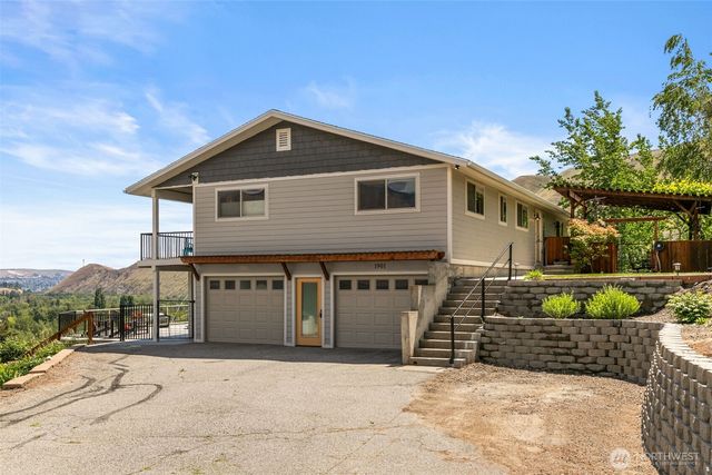 1901 Sleepy Hollow Road, Wenatchee, WA 98801