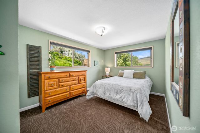 1901 Sleepy Hollow Road, Wenatchee, WA 98801