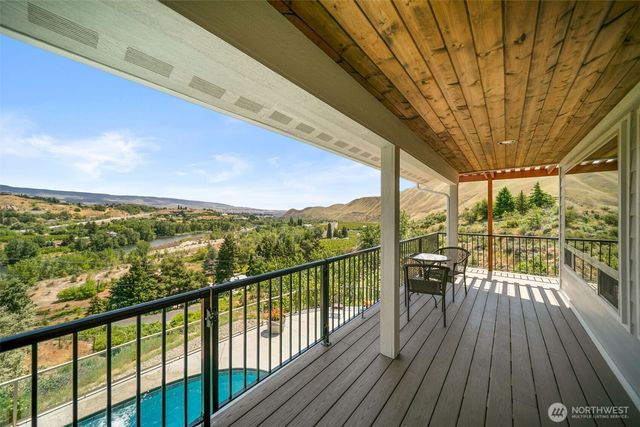 1901 Sleepy Hollow Road, Wenatchee, WA 98801