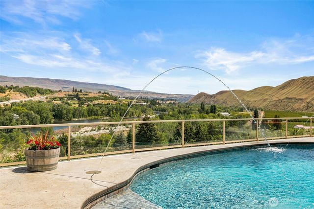 1901 Sleepy Hollow Road, Wenatchee, WA 98801