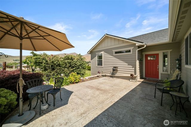 1901 Sleepy Hollow Road, Wenatchee, WA 98801