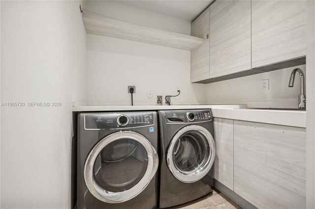 420 N Hibiscus Dr, Miami Beach, FL 33139