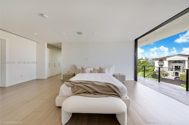 420 N Hibiscus Dr, Miami Beach, FL 33139