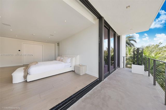 420 N Hibiscus Dr, Miami Beach, FL 33139