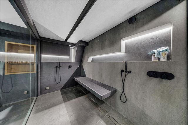 420 N Hibiscus Dr, Miami Beach, FL 33139