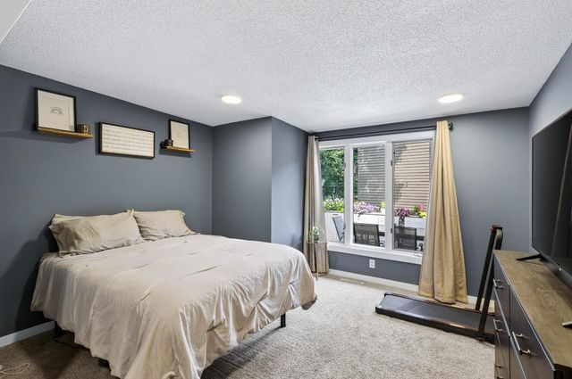 44 Walden Street, Burnsville, MN 55337