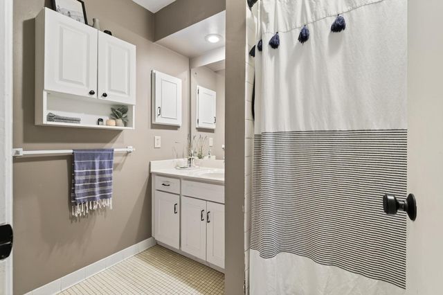 44 Walden Street, Burnsville, MN 55337