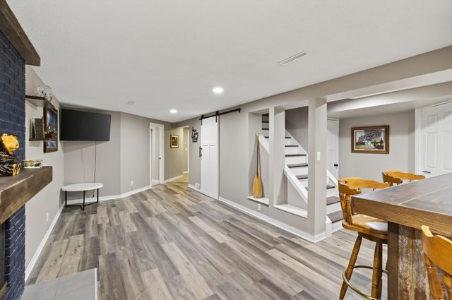 44 Walden Street, Burnsville, MN 55337