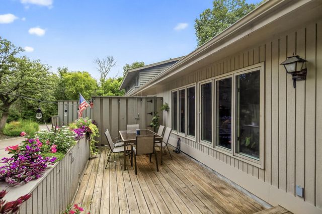 44 Walden Street, Burnsville, MN 55337