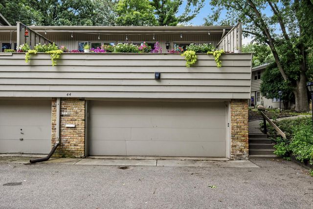 44 Walden Street, Burnsville, MN 55337