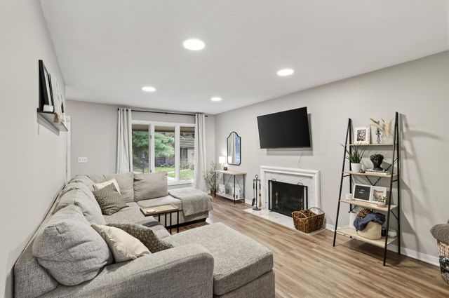 44 Walden Street, Burnsville, MN 55337