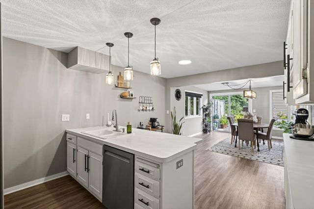 44 Walden Street, Burnsville, MN 55337