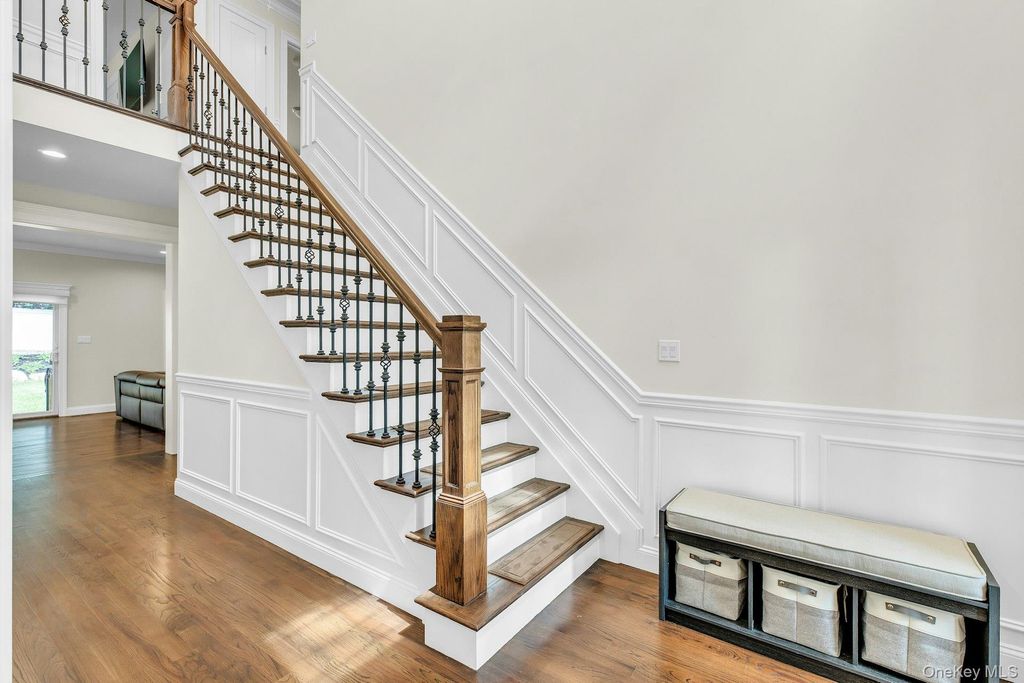 9 Hickory Road, Bayville, NY 11709 — photo 2