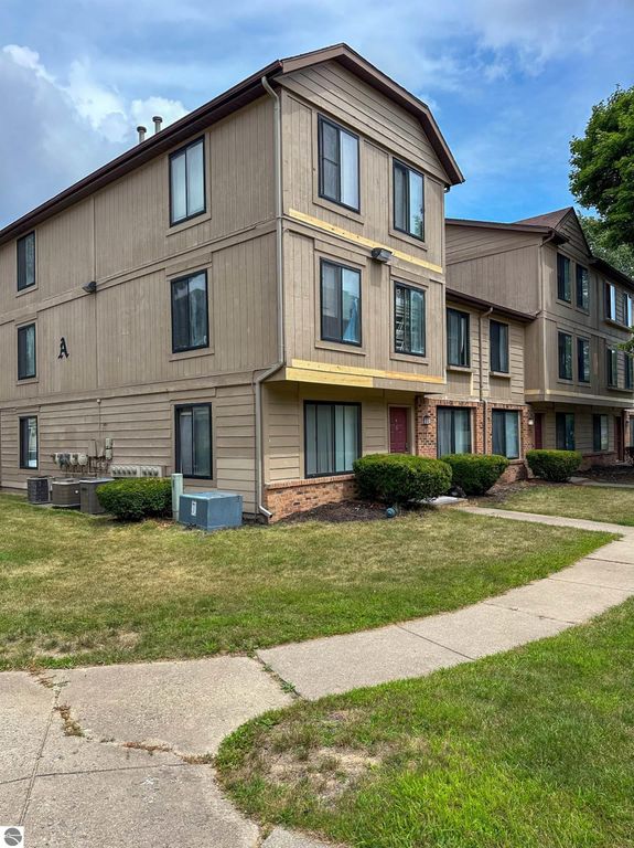 Image 3 of property listing at 1825 A-5 S Crawford Road, Mt Pleasant, MI 48858
