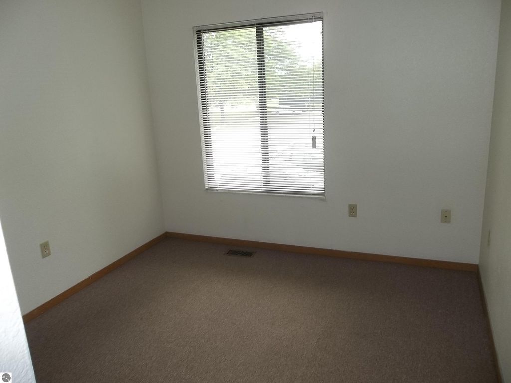 Image 7 of property listing at 1825 A-5 S Crawford Road, Mt Pleasant, MI 48858