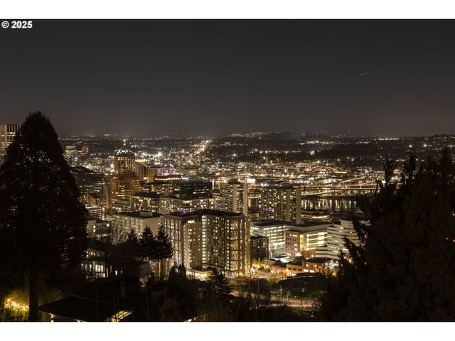 1040 Sw MYRTLE Dr, Portland, OR 97201