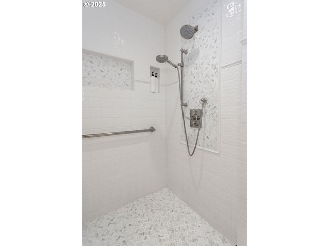 1040 Sw MYRTLE Dr, Portland, OR 97201