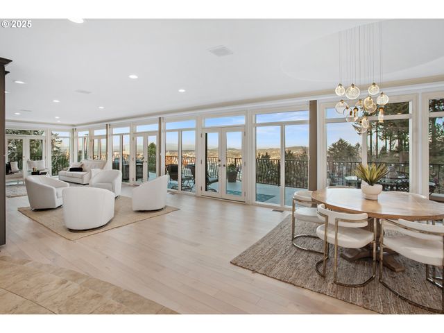 1040 Sw MYRTLE Dr, Portland, OR 97201