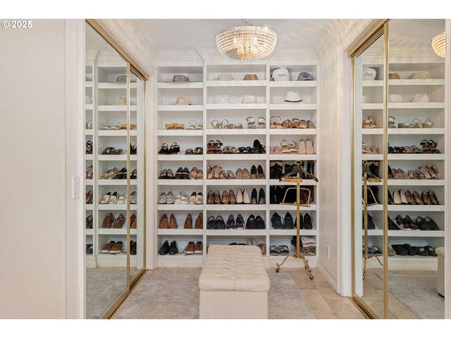 1040 Sw MYRTLE Dr, Portland, OR 97201