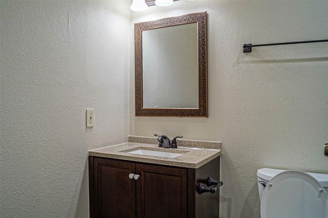 11 Canyon Oak Place, The Woodlands, TX 77380
