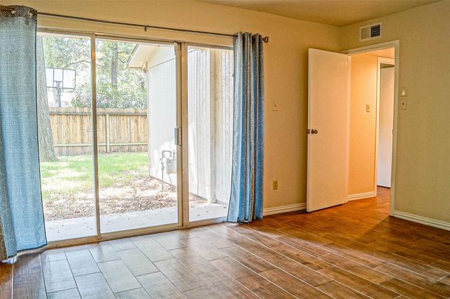 11 Canyon Oak Place, The Woodlands, TX 77380