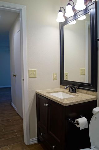 11 Canyon Oak Place, The Woodlands, TX 77380