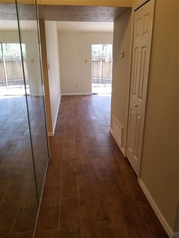 11 Canyon Oak Place, The Woodlands, TX 77380