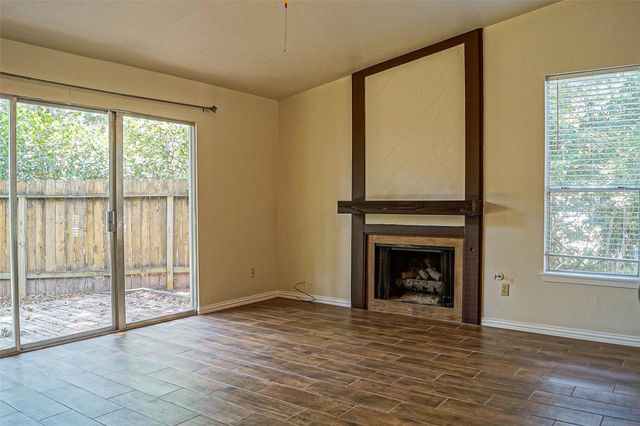11 Canyon Oak Place, The Woodlands, TX 77380