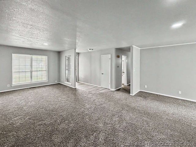 5210 S 74th Avenue E, Tulsa, OK 74145