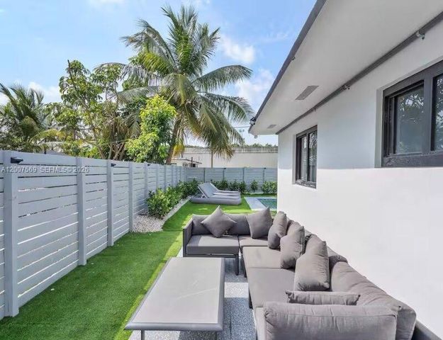 400 NW 40th St, Miami, FL 33127