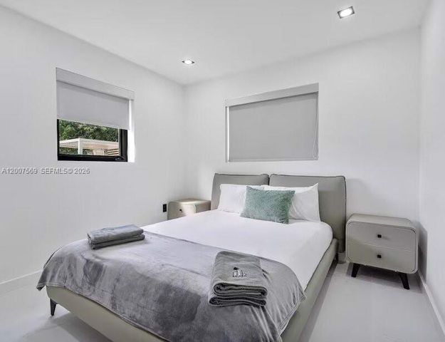 400 NW 40th St, Miami, FL 33127