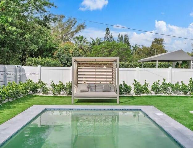 400 NW 40th St, Miami, FL 33127