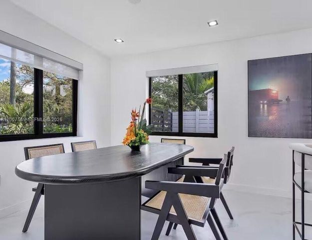 400 NW 40th St, Miami, FL 33127