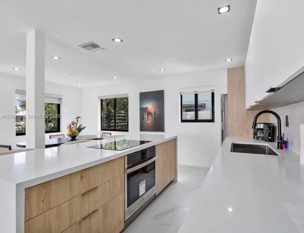 400 NW 40th St, Miami, FL 33127