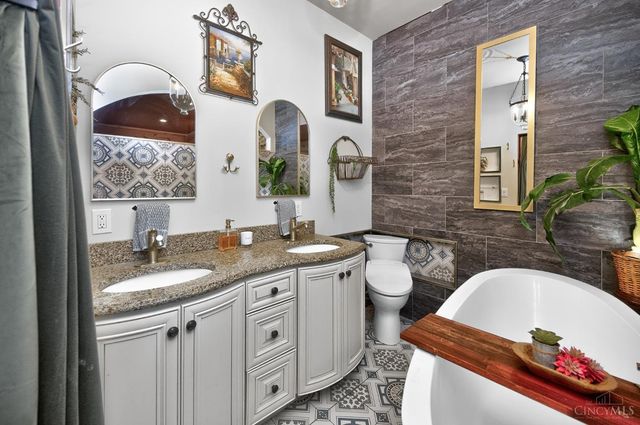 1954 Main Street, Goshen Twp, OH 45122