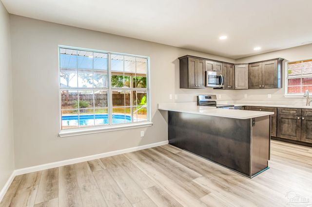 5553 Berrybrook Cr, Pace, FL 32571