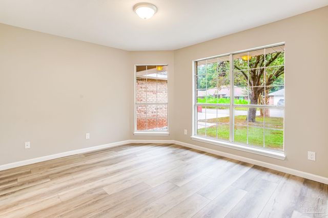 5553 Berrybrook Cr, Pace, FL 32571