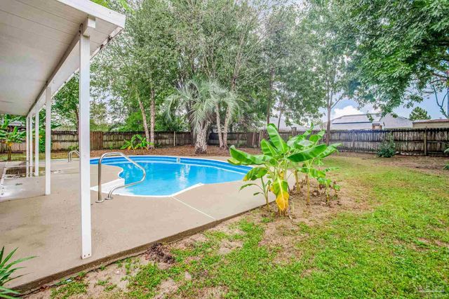 5553 Berrybrook Cr, Pace, FL 32571