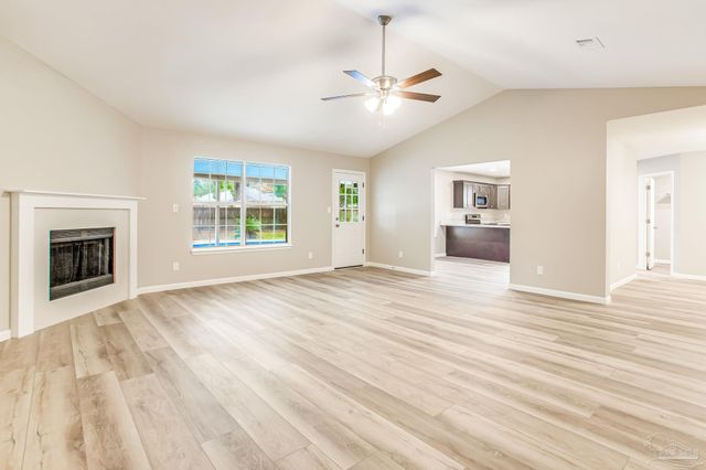 5553 Berrybrook Cr, Pace, FL 32571