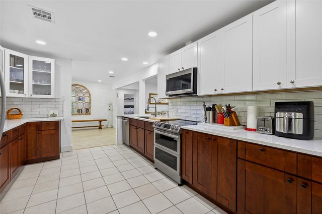 106 Lynne Street, Mabank, TX 75156