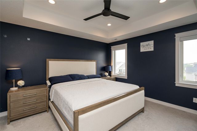2609 Blooming Heights Drive, Norwalk, IA 50211