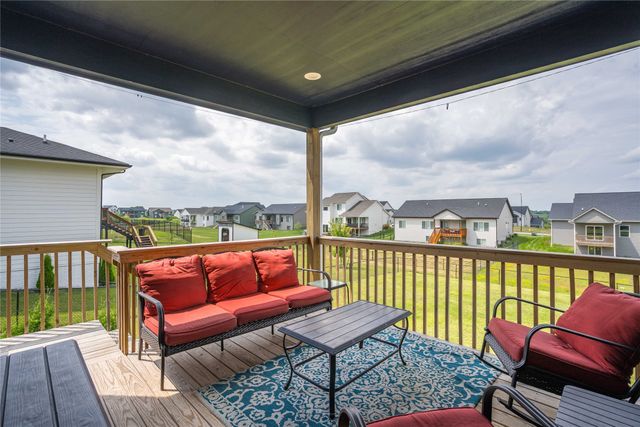 2609 Blooming Heights Drive, Norwalk, IA 50211