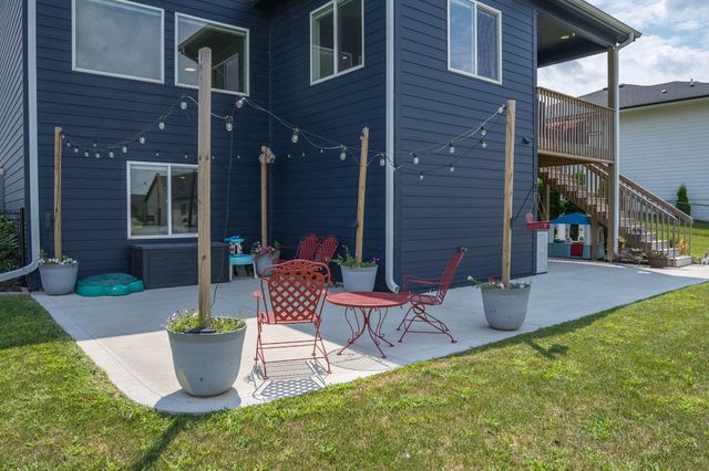 2609 Blooming Heights Drive, Norwalk, IA 50211
