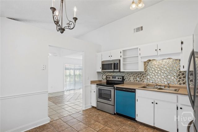819 Ridgewood Way, Hinesville, GA 31313