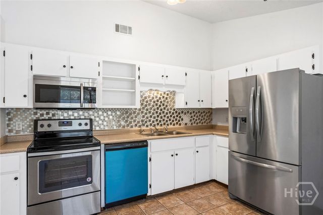 819 Ridgewood Way, Hinesville, GA 31313