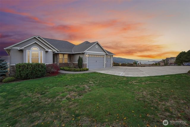 49 Essex Drive, Kelso, WA 98626