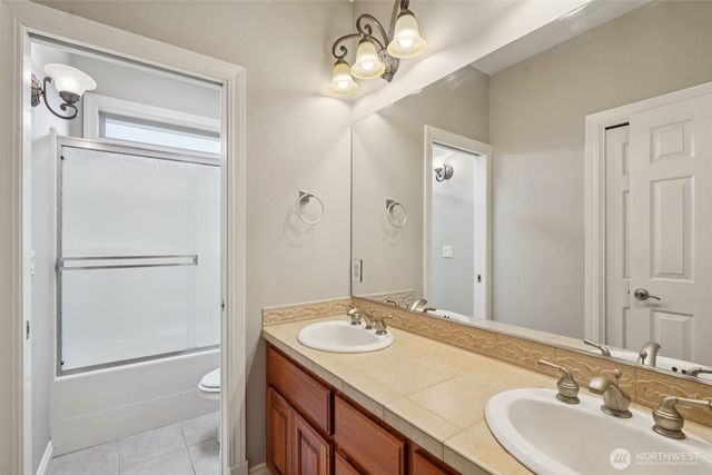 49 Essex Drive, Kelso, WA 98626